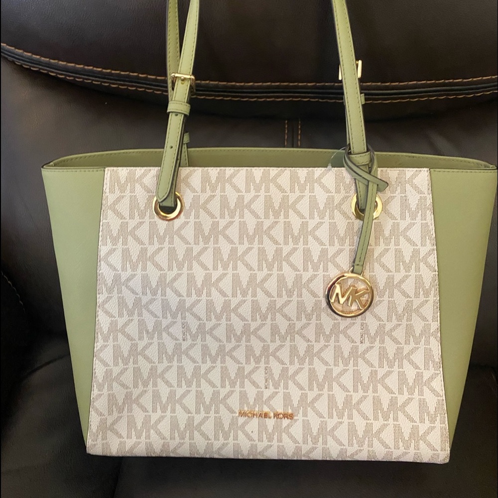 Michael Kors Tote!!
